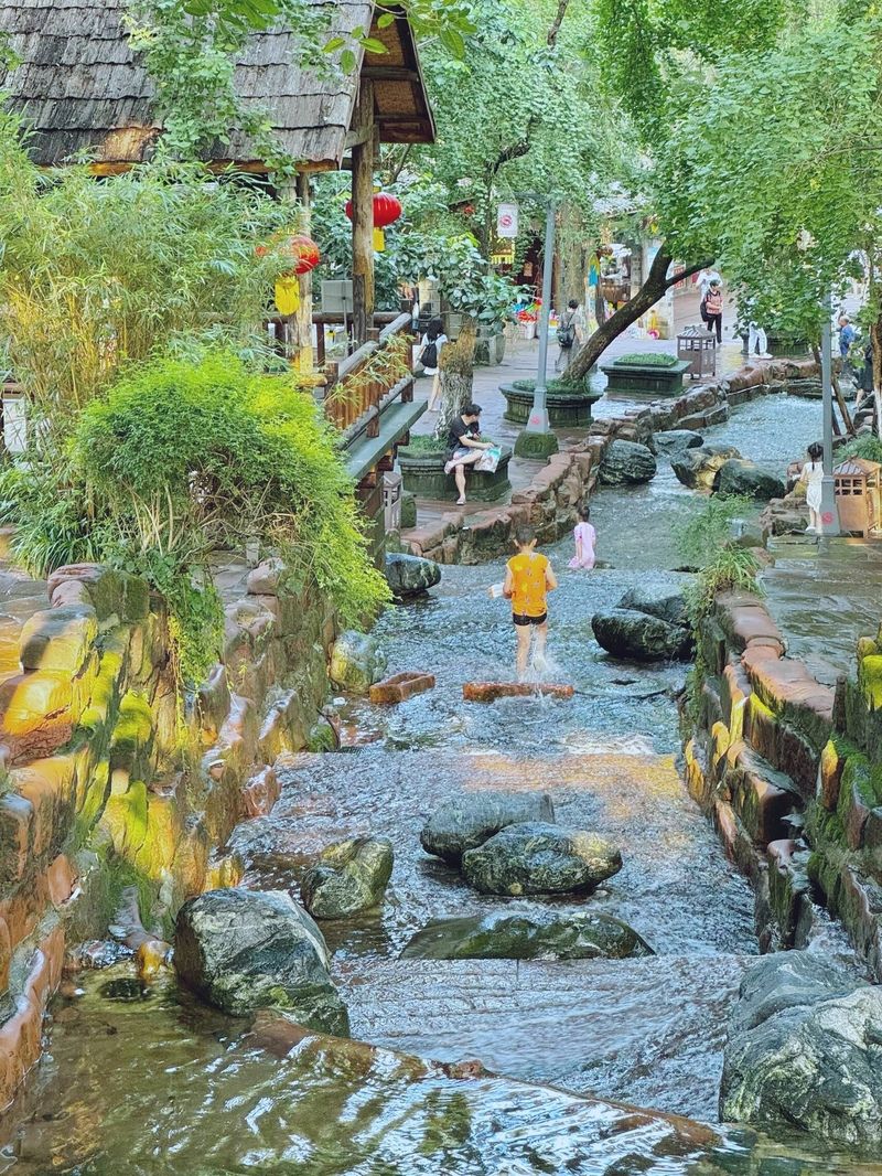 Mùa hè (tháng 6–8) – Nóng ẩm và mưa nhiều