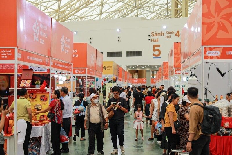 Hơn 3000 gian hàng của các doanh nghiệp