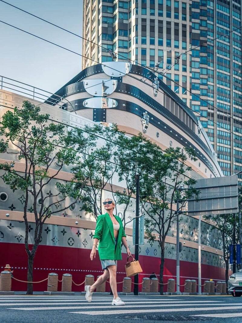 Check in cùng “The Louis”