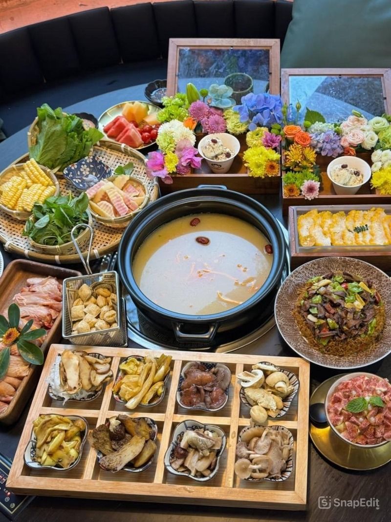 Trải nghiệm thưởng thức lẩu nấm Vân Nam tại Côn Minh