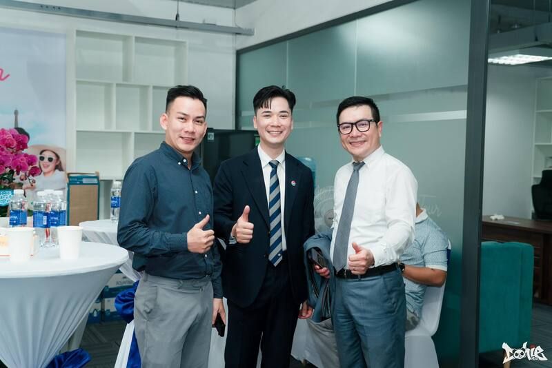 Không gian văn phòng - Hiện đại, chuyên nghiệp, thân thiện