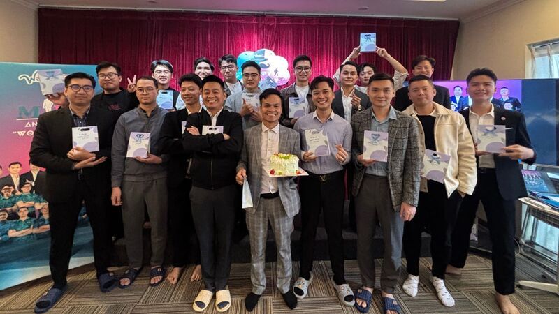 Khai tiệc và những món quà đặc biệt tặng anh em nhân ngày 19/11