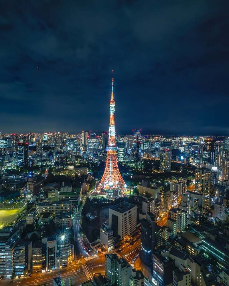 Ngắm Tháp Tokyo về đêm