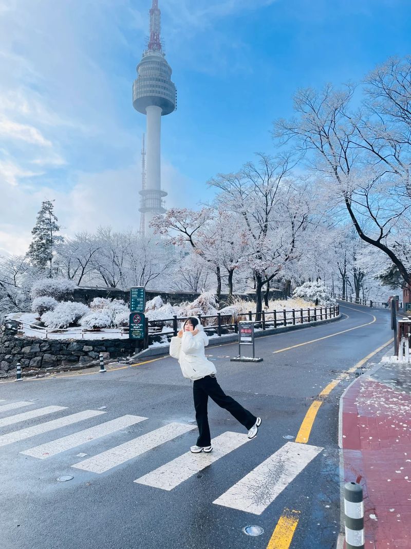 Tháp Nam San (N Seoul Tower)