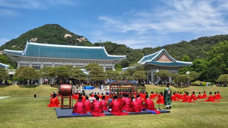 Nhà Xanh (The Blue House) – Phủ Tổng Thống