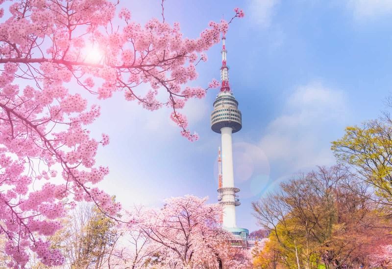 Tháp Nam San (N Seoul Tower)