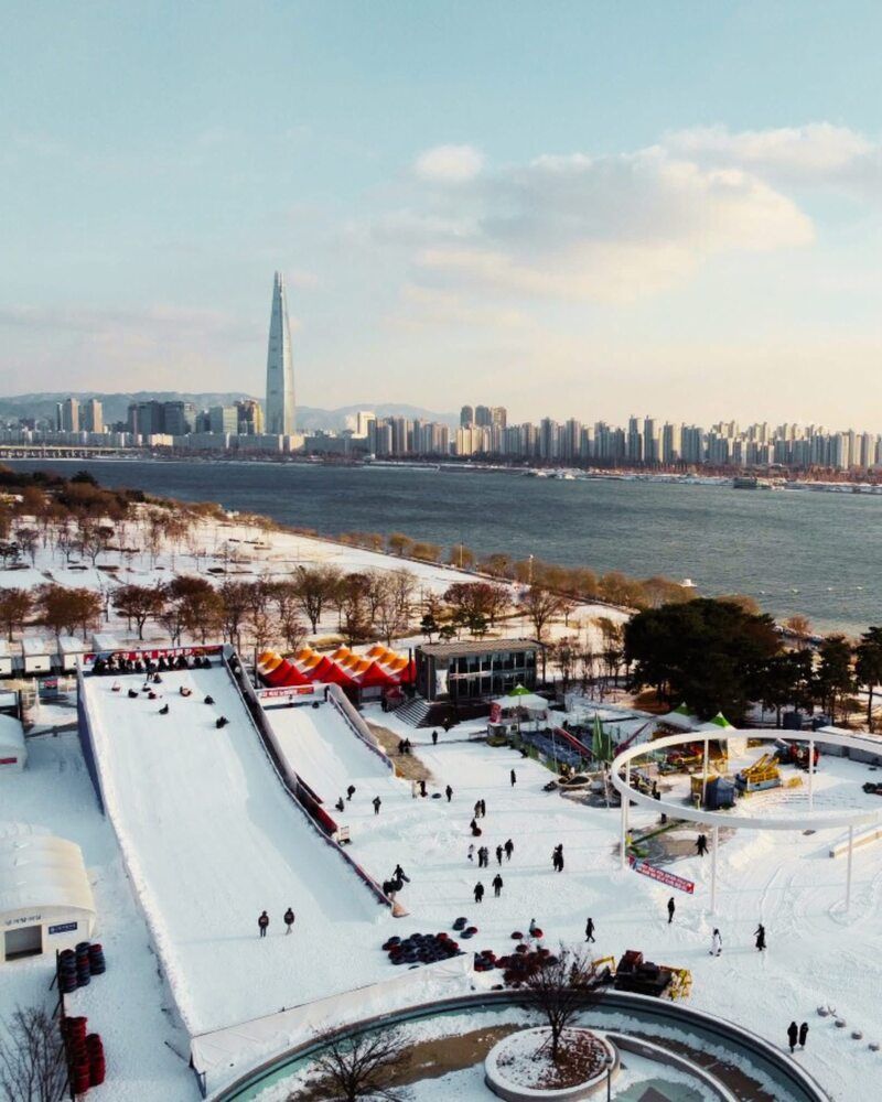 Công viên Olympic hoặc sông Hàn