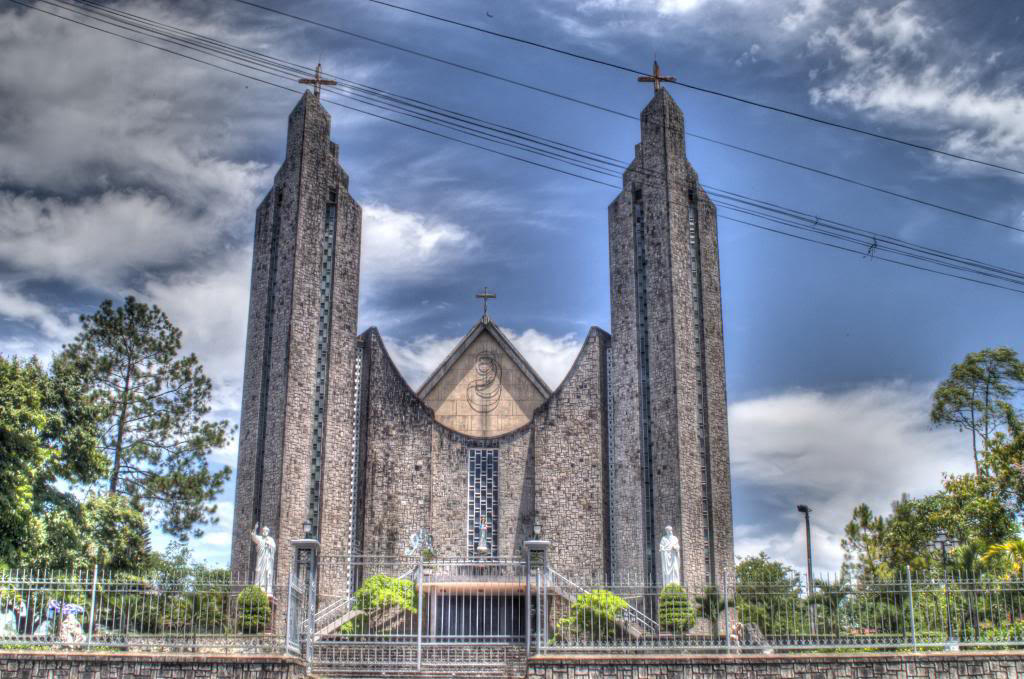  Nhà thờ Chính tòa Phủ Cam