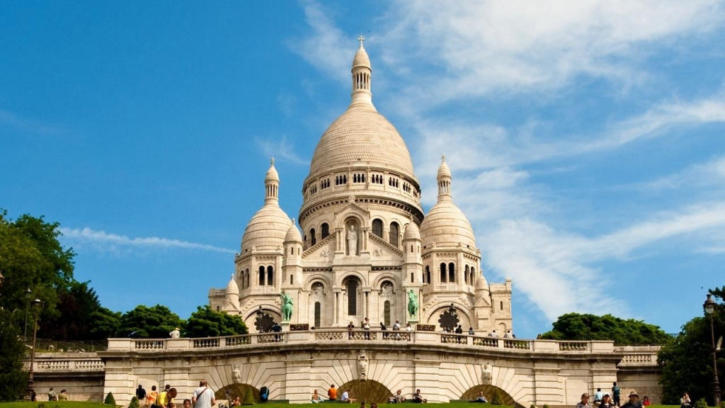 Nhà thờ Thánh Tâm nổi tiếng ở Paris