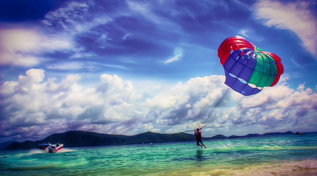 Nhảy dù tại đảo Coral