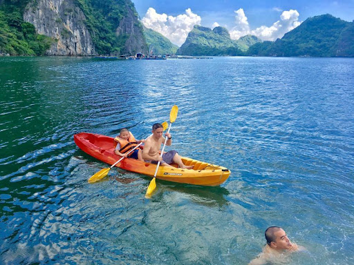 Chèo thuyền Kayak tại Trà Báu