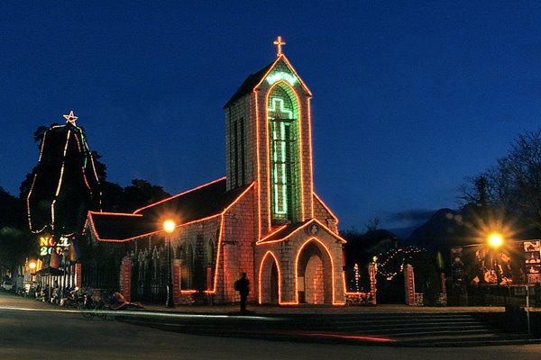 Nhà thờ Đá Sapa về đêm